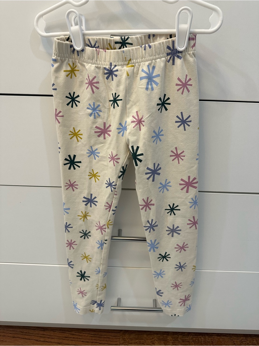 Hanna Andersson Cream Starburst Print Leggings Size 5